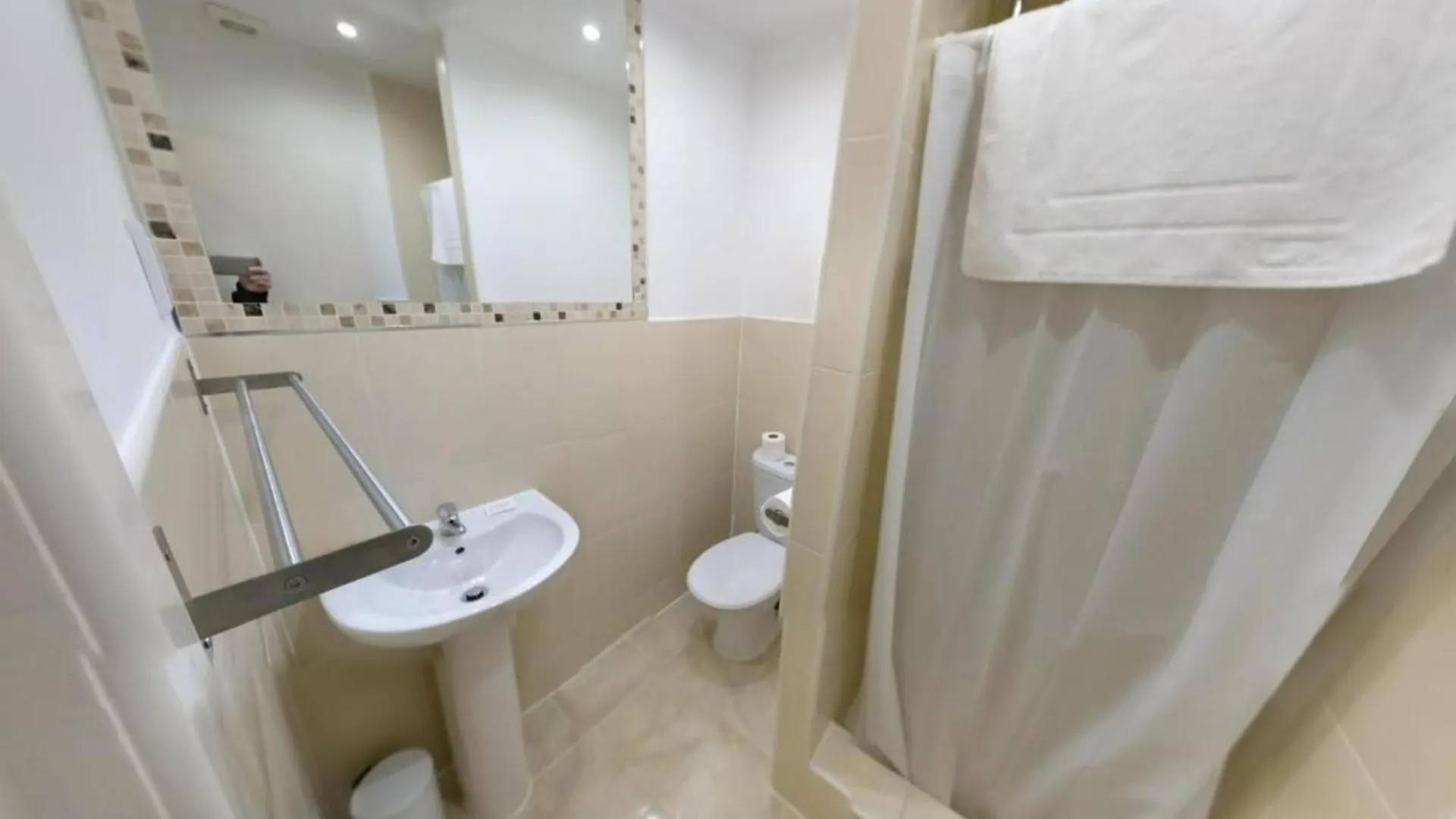 Oyo Wave Crest Hotel Blackpool