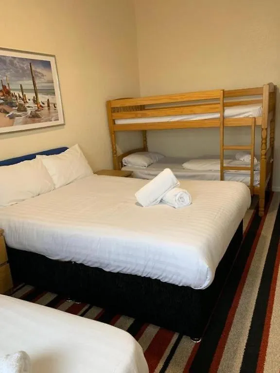 Oyo Wave Crest Hotel Blackpool